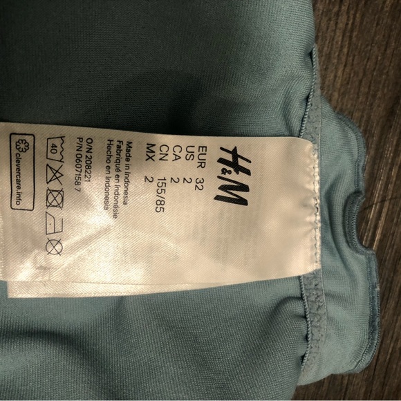 H & M Two Pieces Bikini Set Blue String & Maroon Glitter Striped Badeau Size 2 - Picture 10 of 10